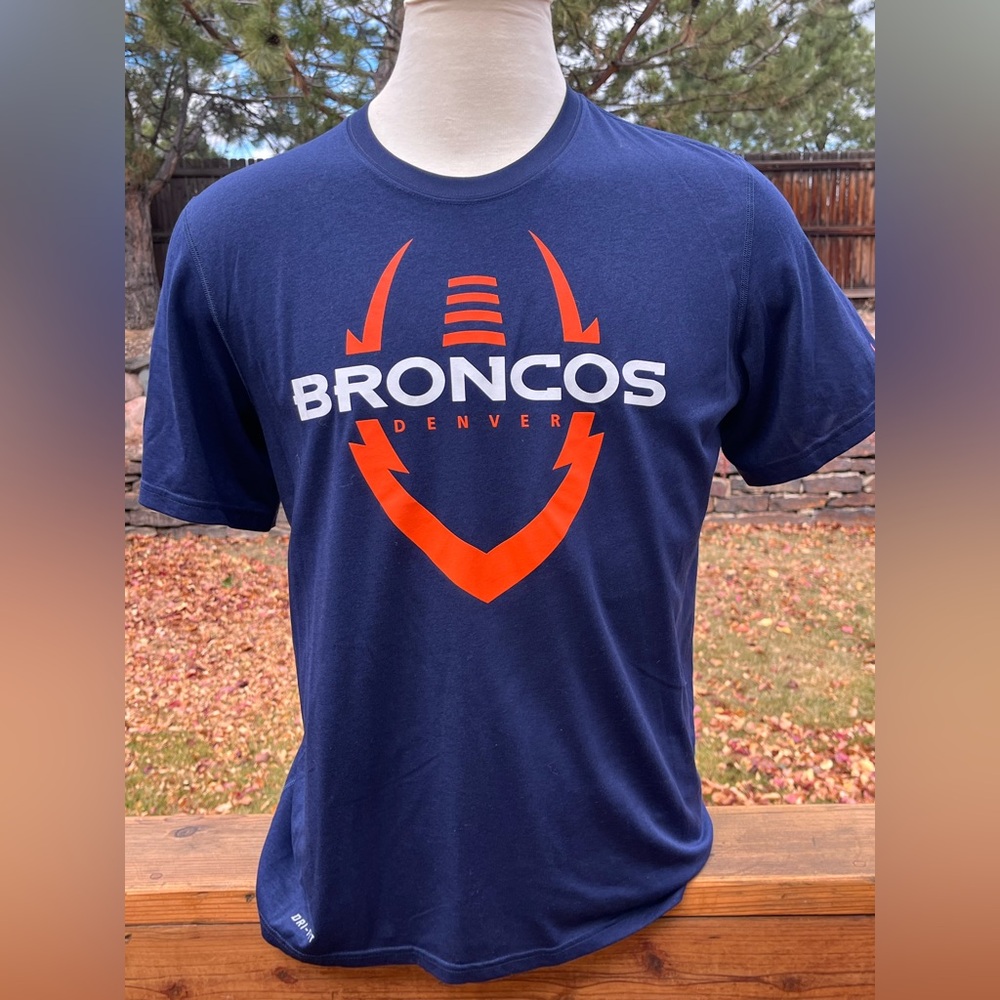 NWOT-Denver Bronco Nike Icon Legend Performance T-Shirt